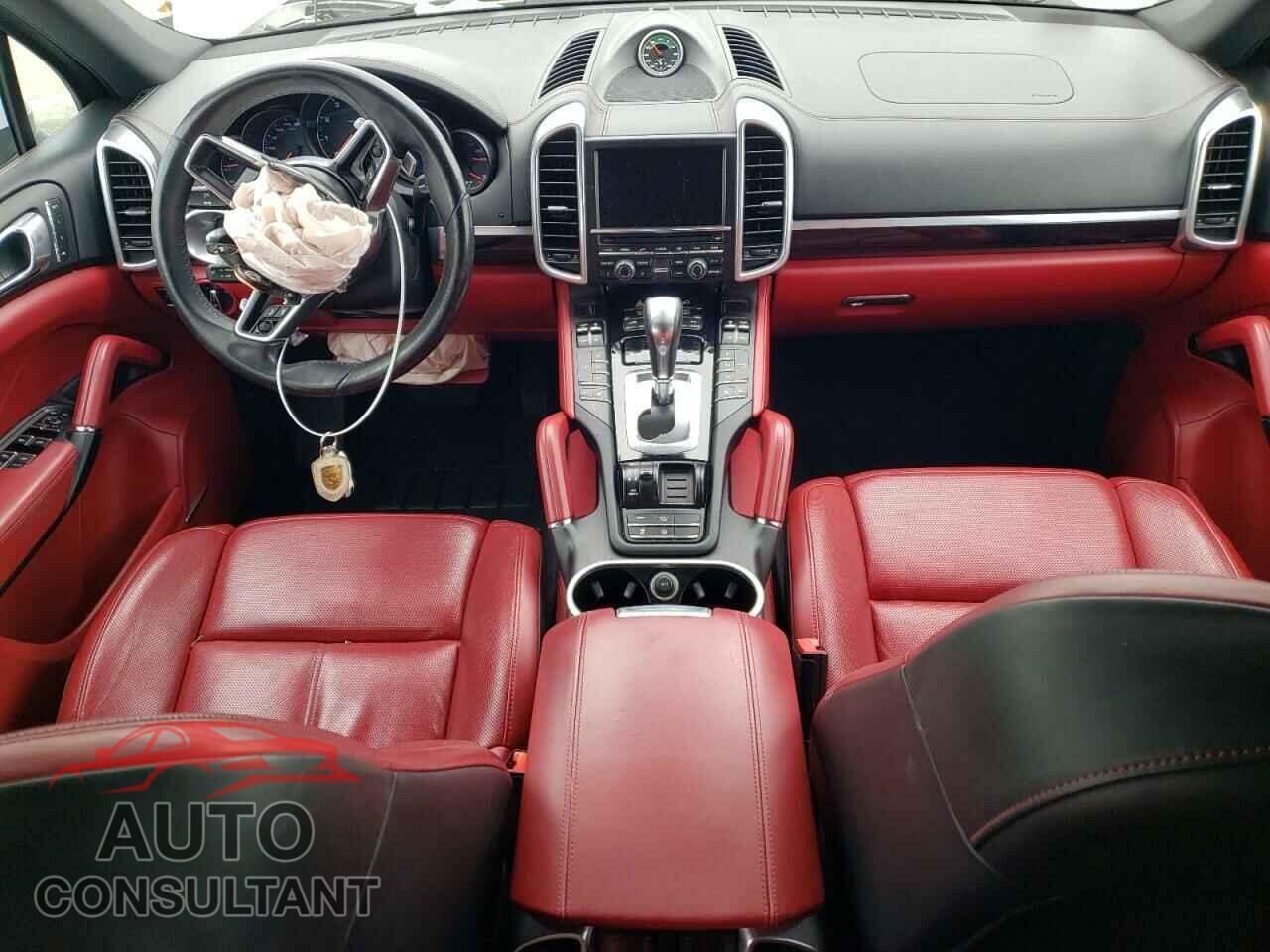 PORSCHE CAYENNE 2016 - WP1AA2A23GLA00403