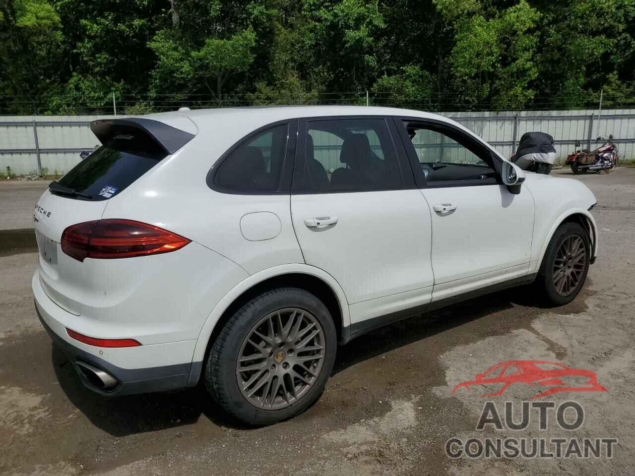PORSCHE CAYENNE 2018 - WP1AA2A24JKA01041