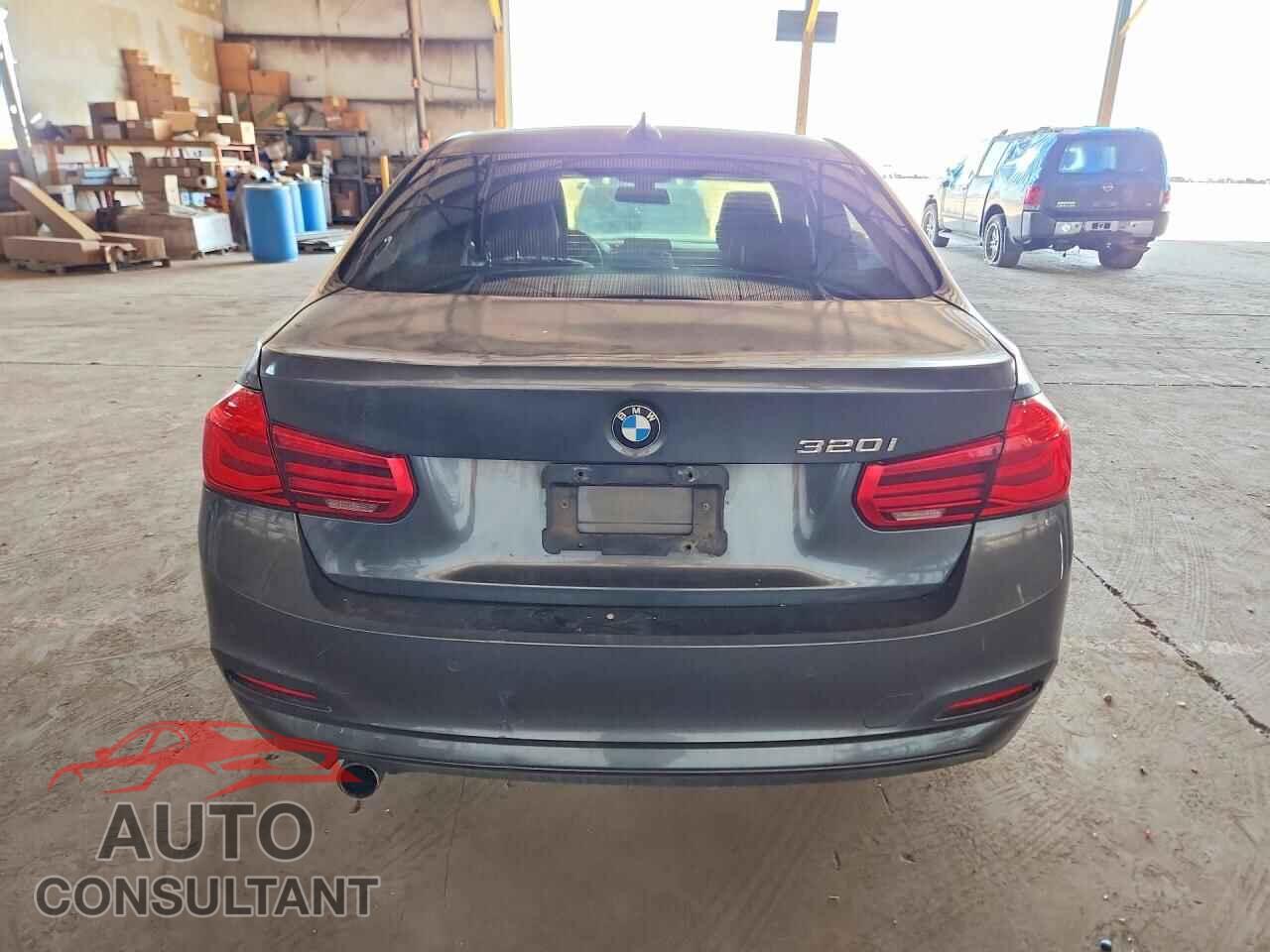 BMW 3 SERIES 2016 - WBA8E1G53GNU10023