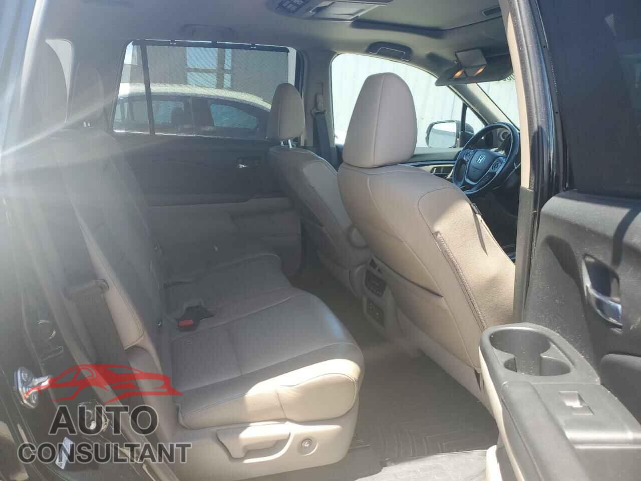 HONDA PILOT 2016 - 5FNYF6H84GB016437