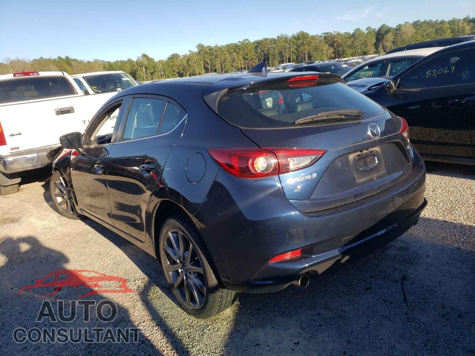 MAZDA 3 2018 - 3MZBN1M30JM268742