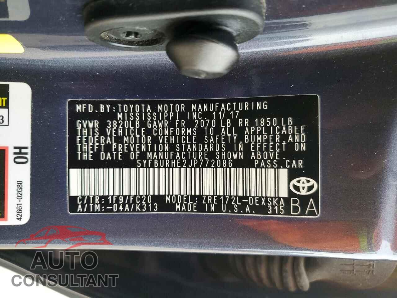 TOYOTA COROLLA 2018 - 5YFBURHE2JP772086