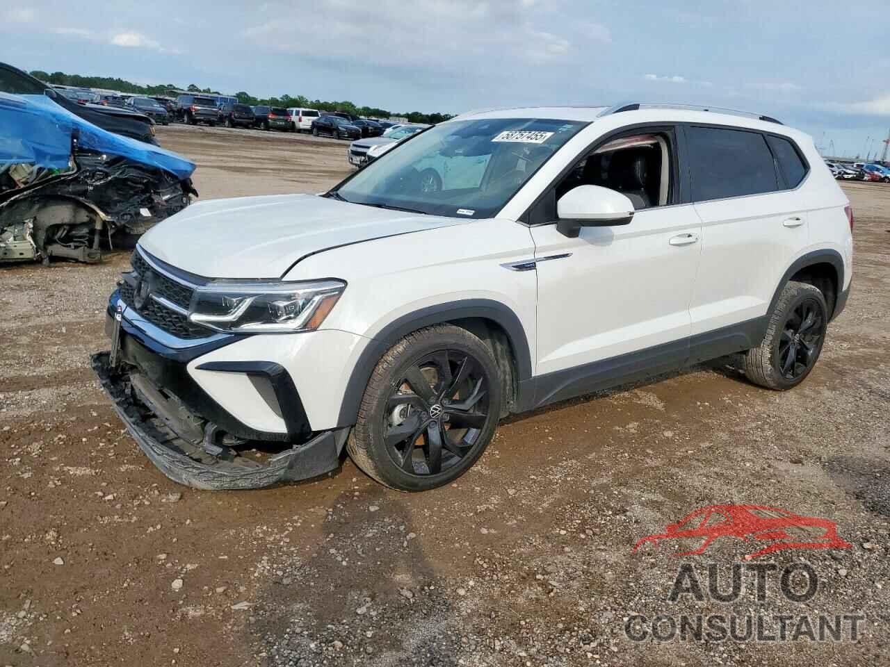 VOLKSWAGEN TAOS SEL 2022 - 3VV1X7B21NM003860