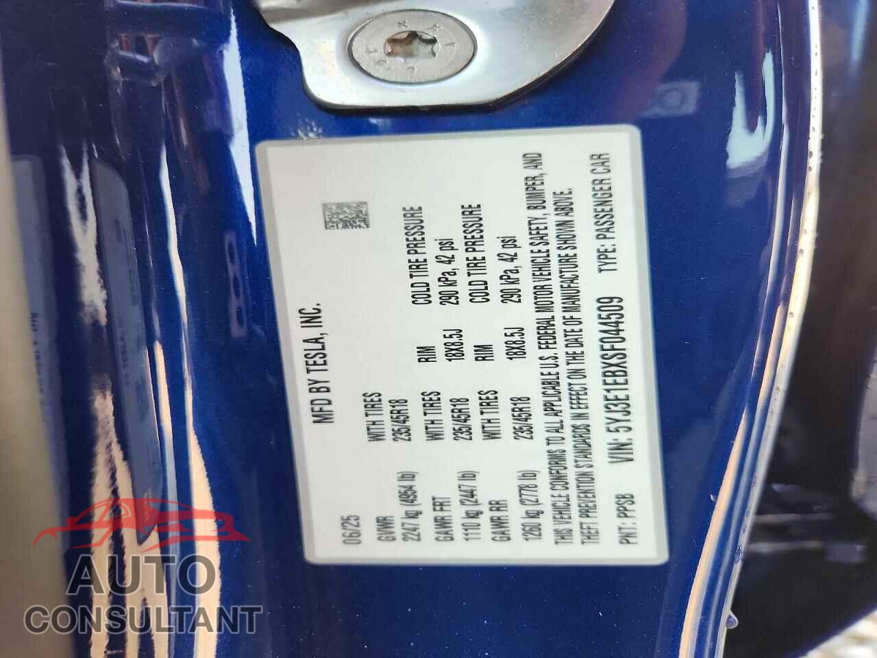 TESLA MODEL 3 2025 - 5YJ3E1EBXSF044509