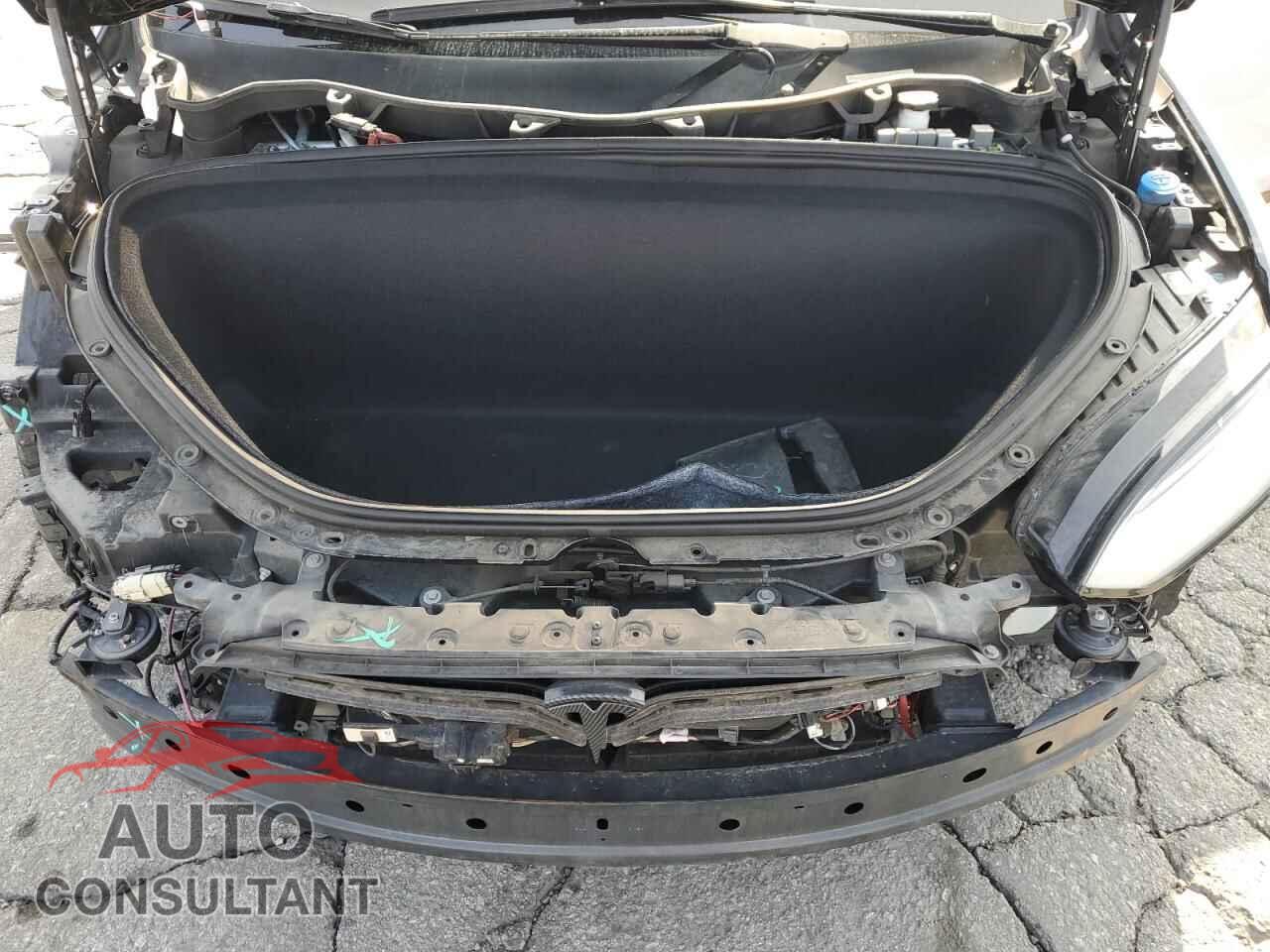 TESLA MODEL X 2017 - 5YJXCAE2XHF050195