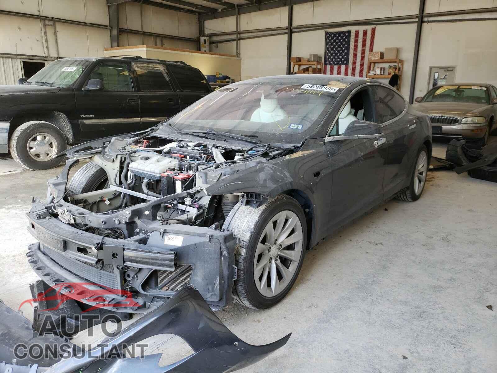 TESLA MODEL S 2017 - 5YJSA1E12HF211114