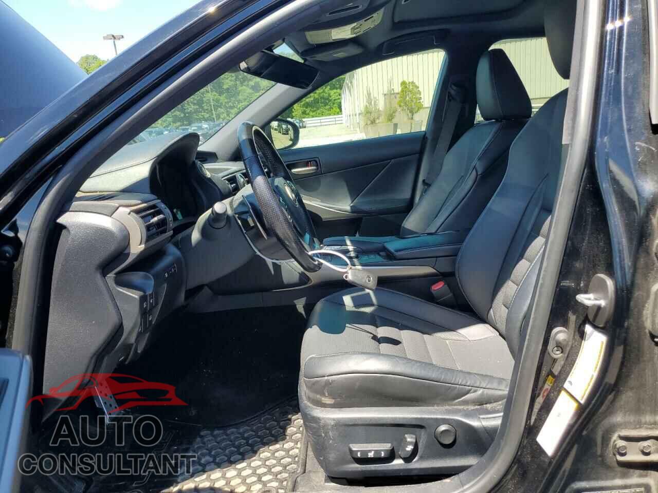 LEXUS IS 2017 - JTHCE1D22H5014429