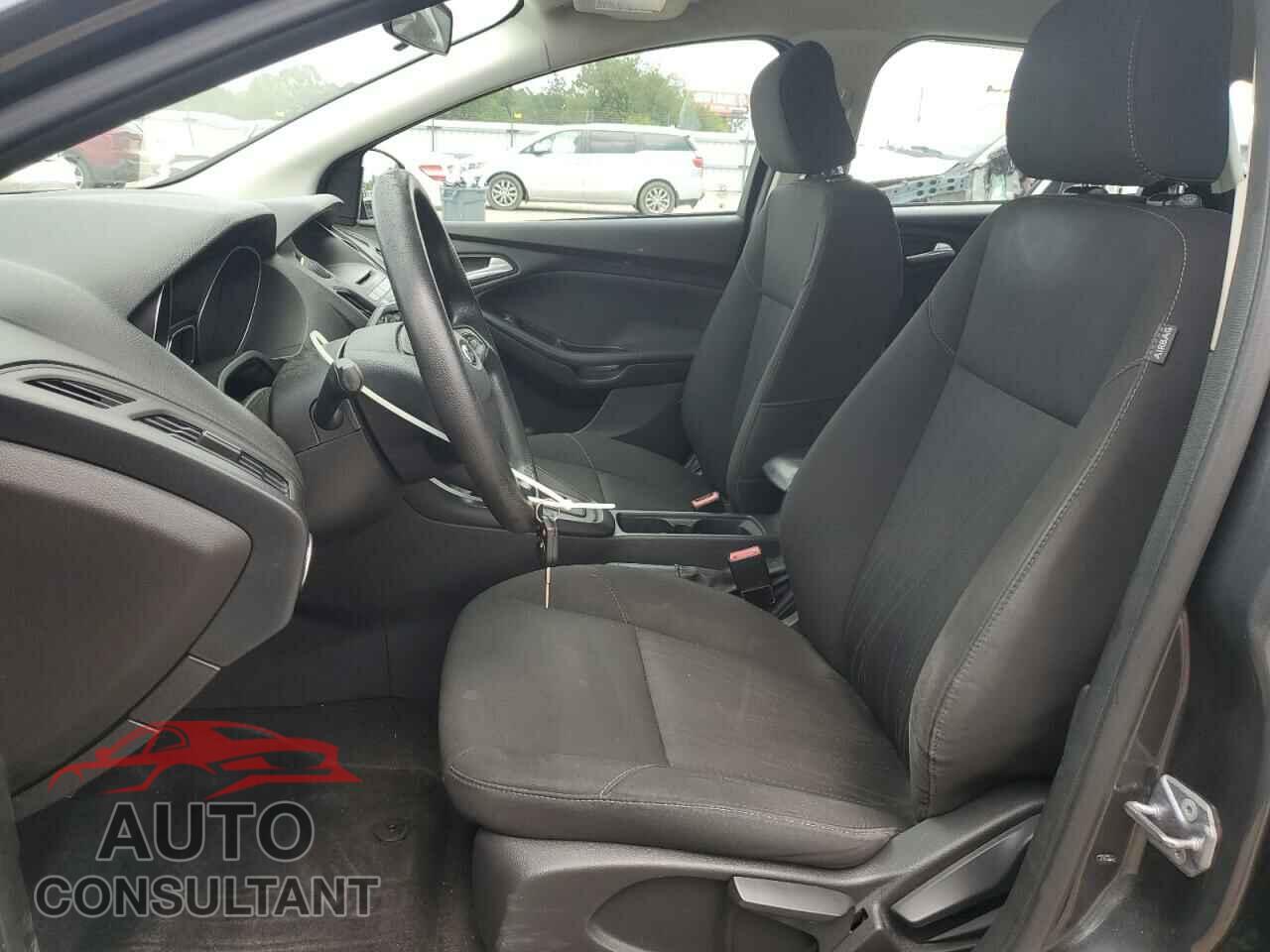 FORD FOCUS 2017 - 1FADP3K23HL312410