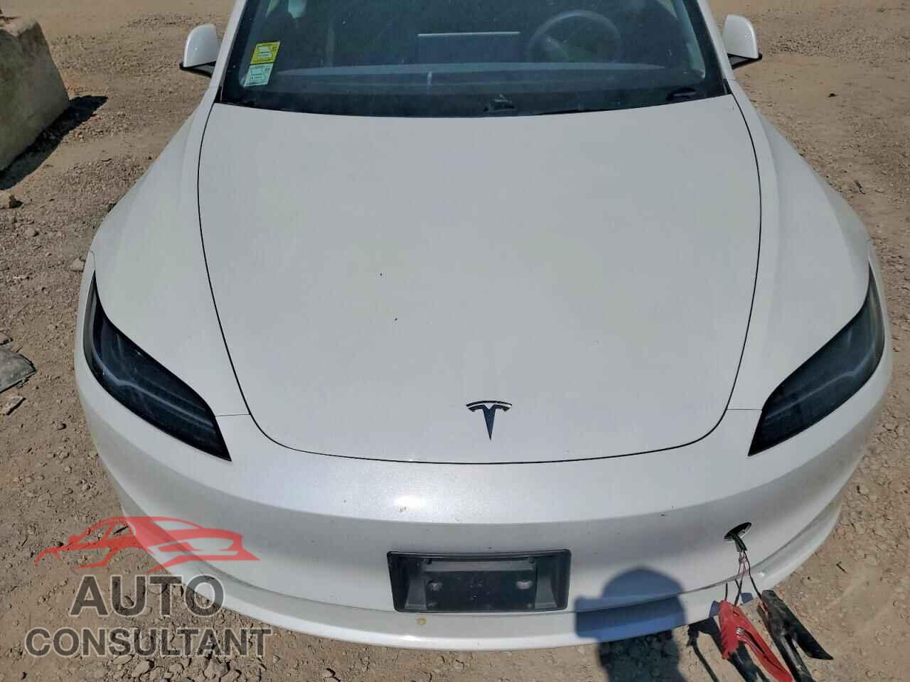 TESLA MODEL 3 2024 - 5YJ3E1EA7RF717550