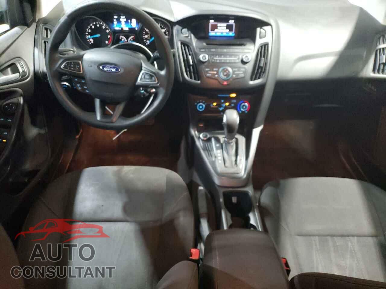 FORD FOCUS 2017 - 1FADP3F22HL267664