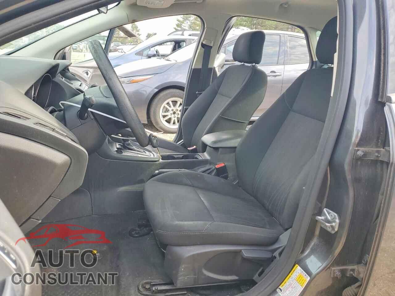 FORD FOCUS 2017 - 1FADP3F26HL216958