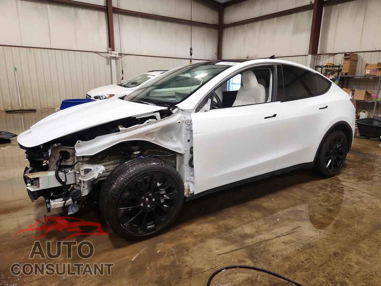 TESLA MODEL Y 2024 - 7SAYGAEE4RF176558
