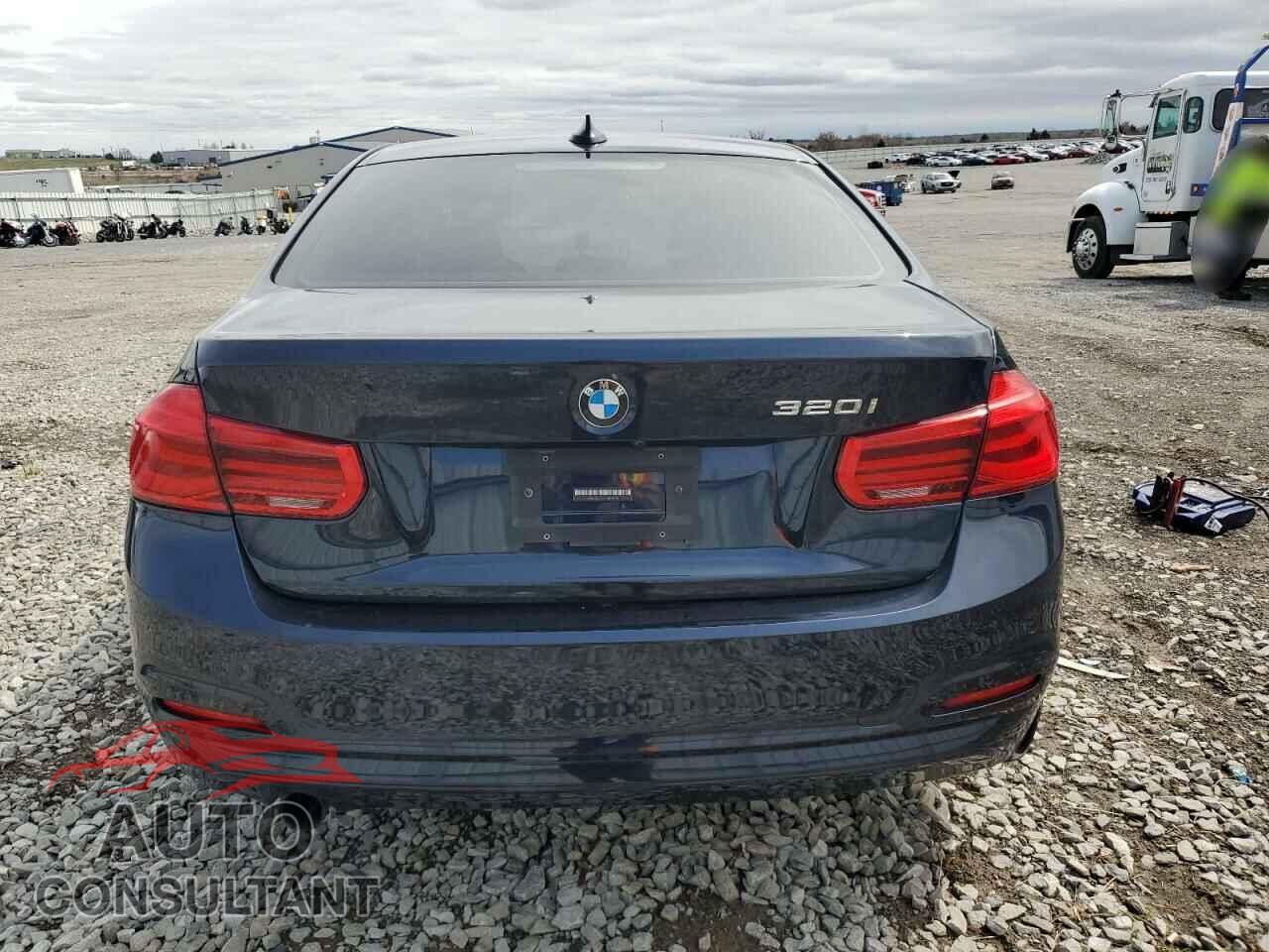 BMW 3 SERIES 2016 - WBA8E1G59GNU11760