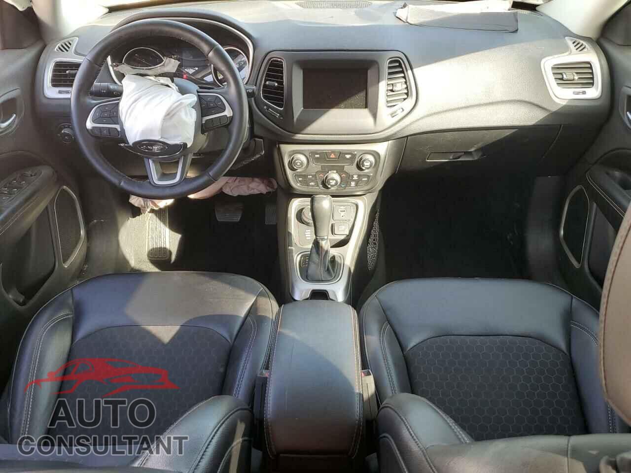 JEEP COMPASS 2019 - 3C4NJDBB7KT600075