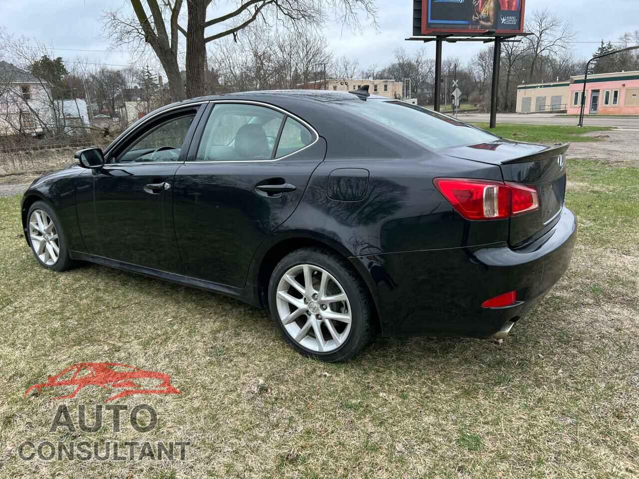 LEXUS IS 2011 - JTHCF5C29B5050549