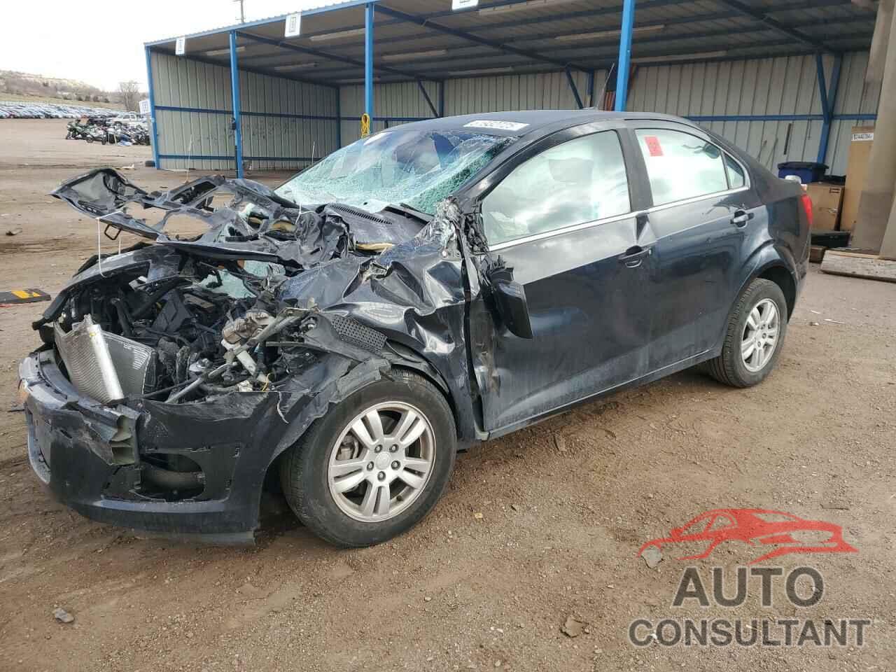CHEVROLET SONIC 2013 - 1G1JC5SB6D4129374