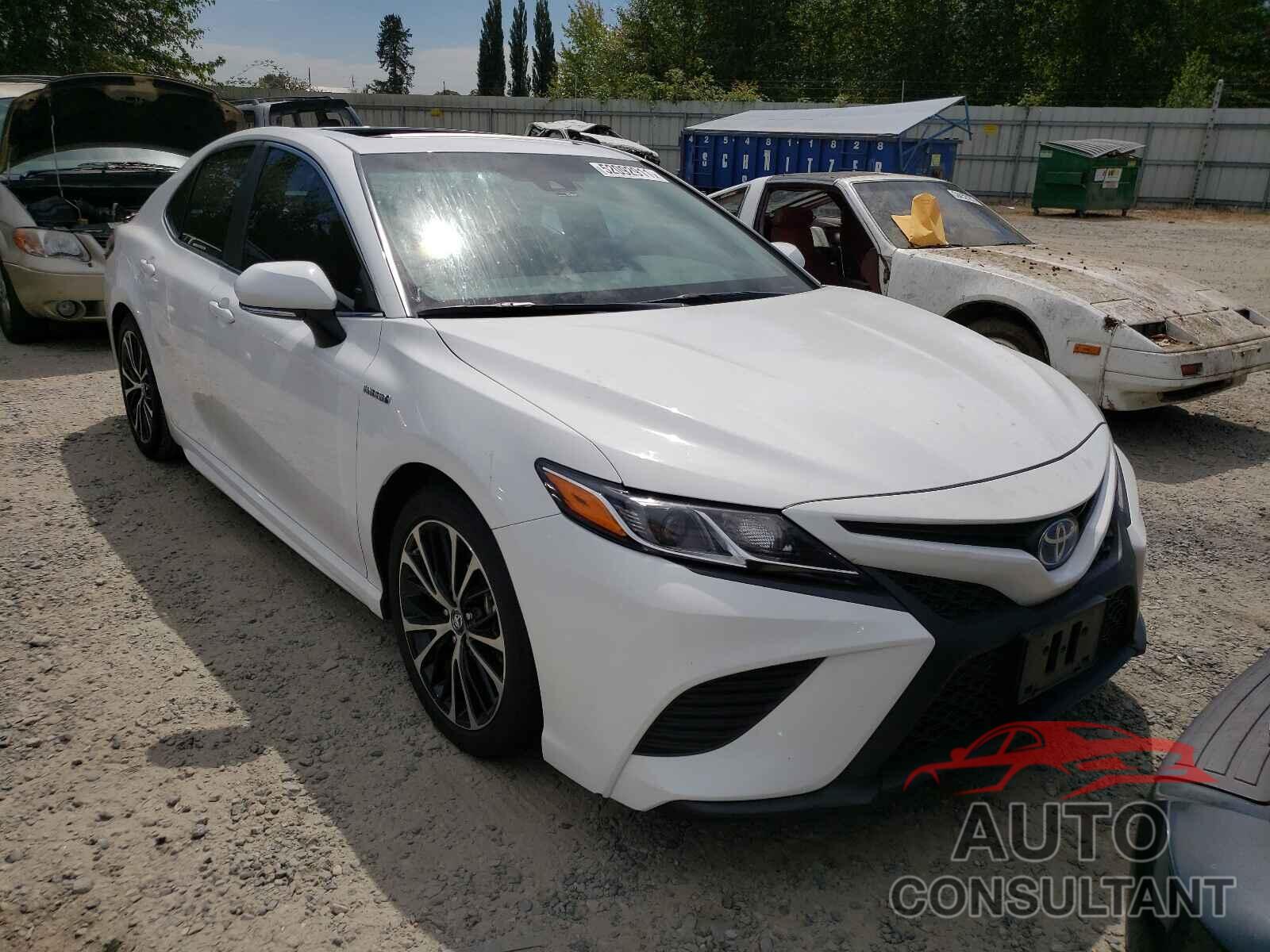 TOYOTA CAMRY 2018 - 4T1B21HK5JU002489