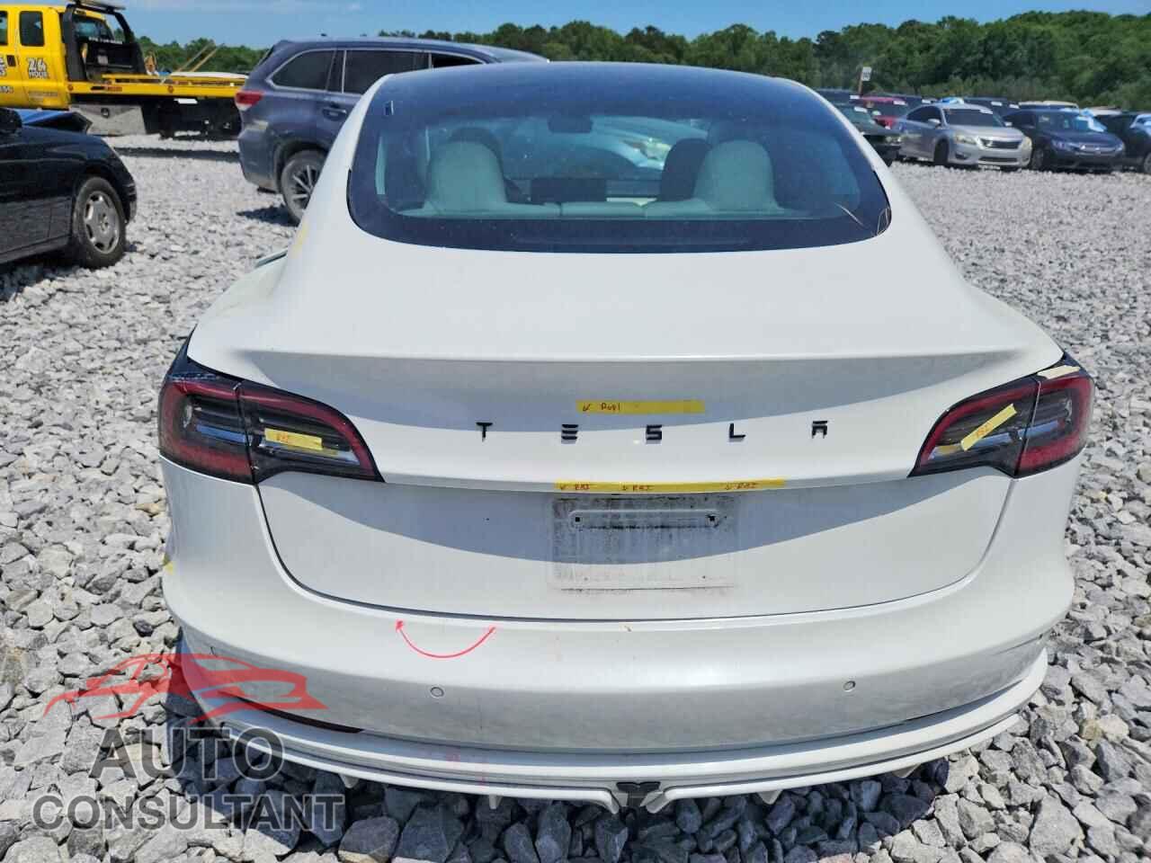 TESLA MODEL 3 2021 - 5YJ3E1EA4MF877927