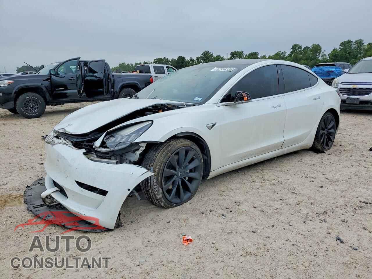 TESLA MODEL 3 2019 - 5YJ3E1EB8KF194408