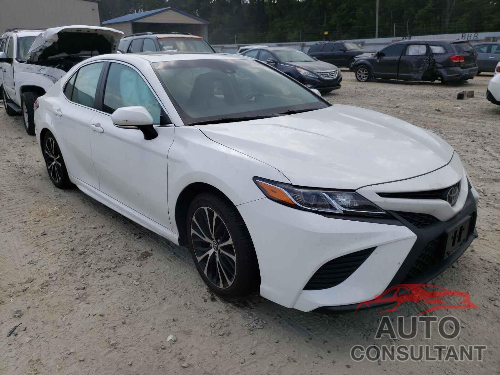 TOYOTA CAMRY 2018 - 4T1B11HK9JU043338
