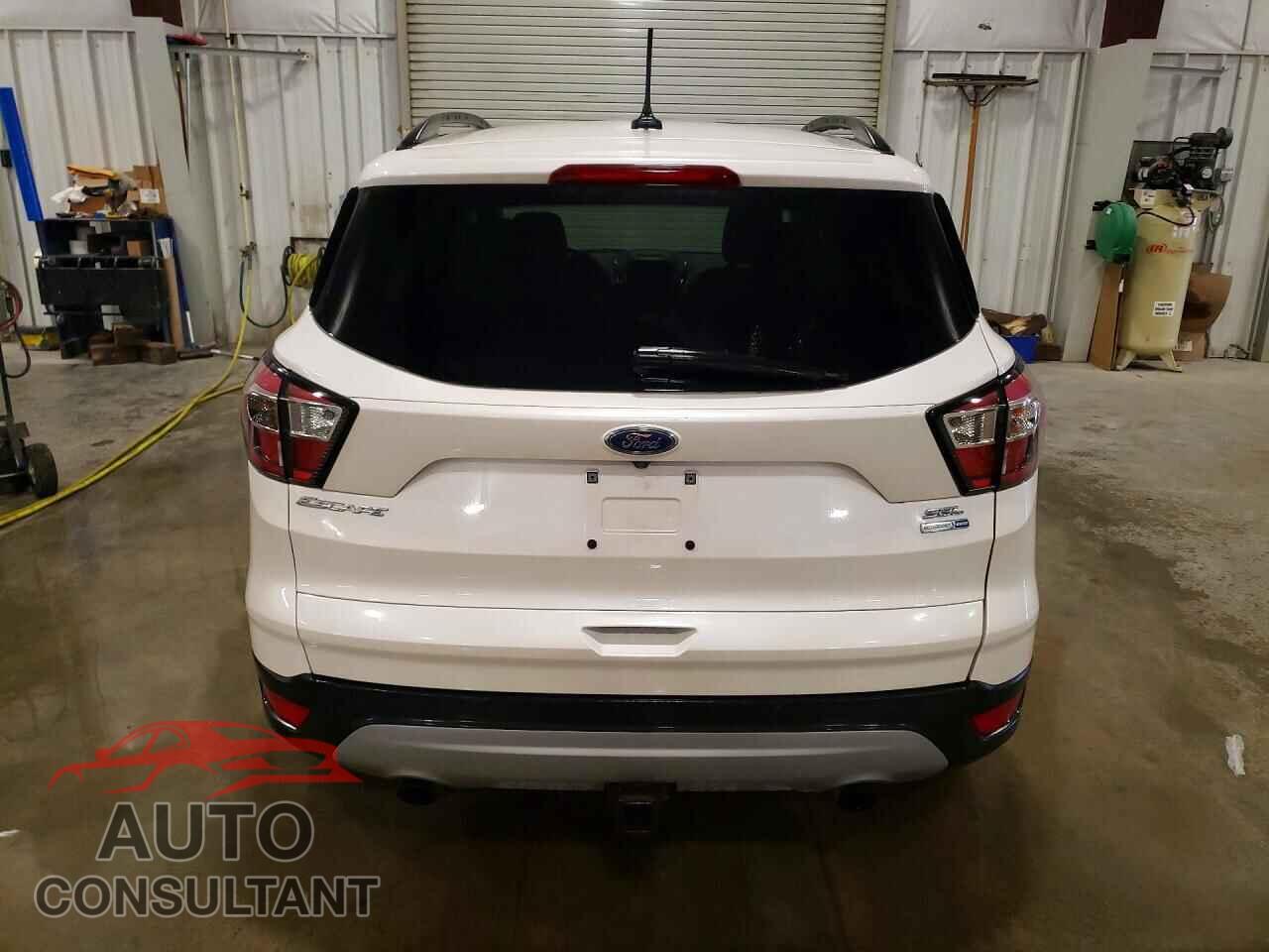 FORD ESCAPE 2018 - 1FMCU9HD9JUB43905