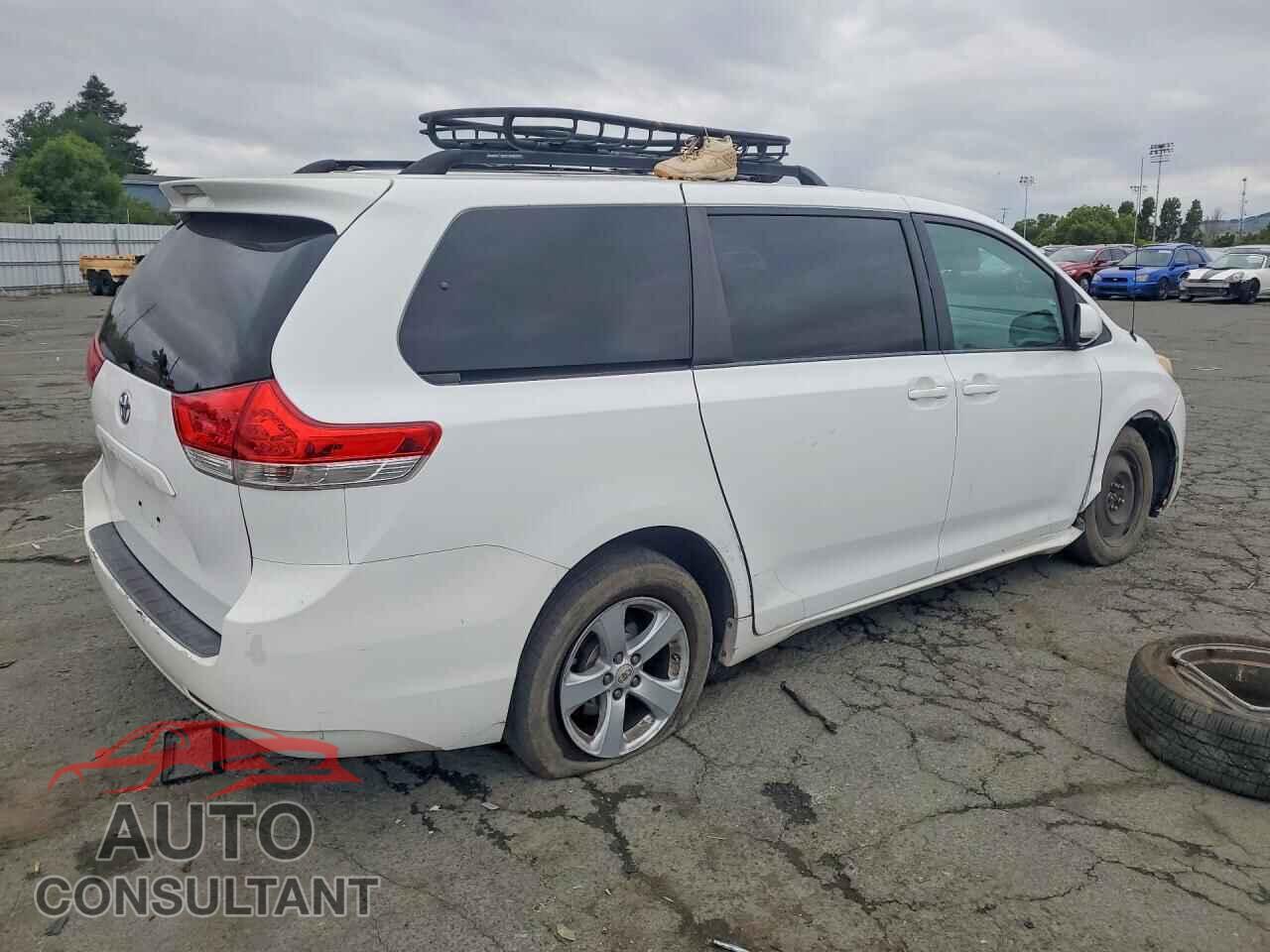 TOYOTA SIENNA 2012 - 5TDKA3DC2CS015385