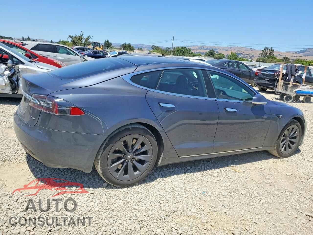 TESLA MODEL S 2018 - 5YJSA1E28JF261207