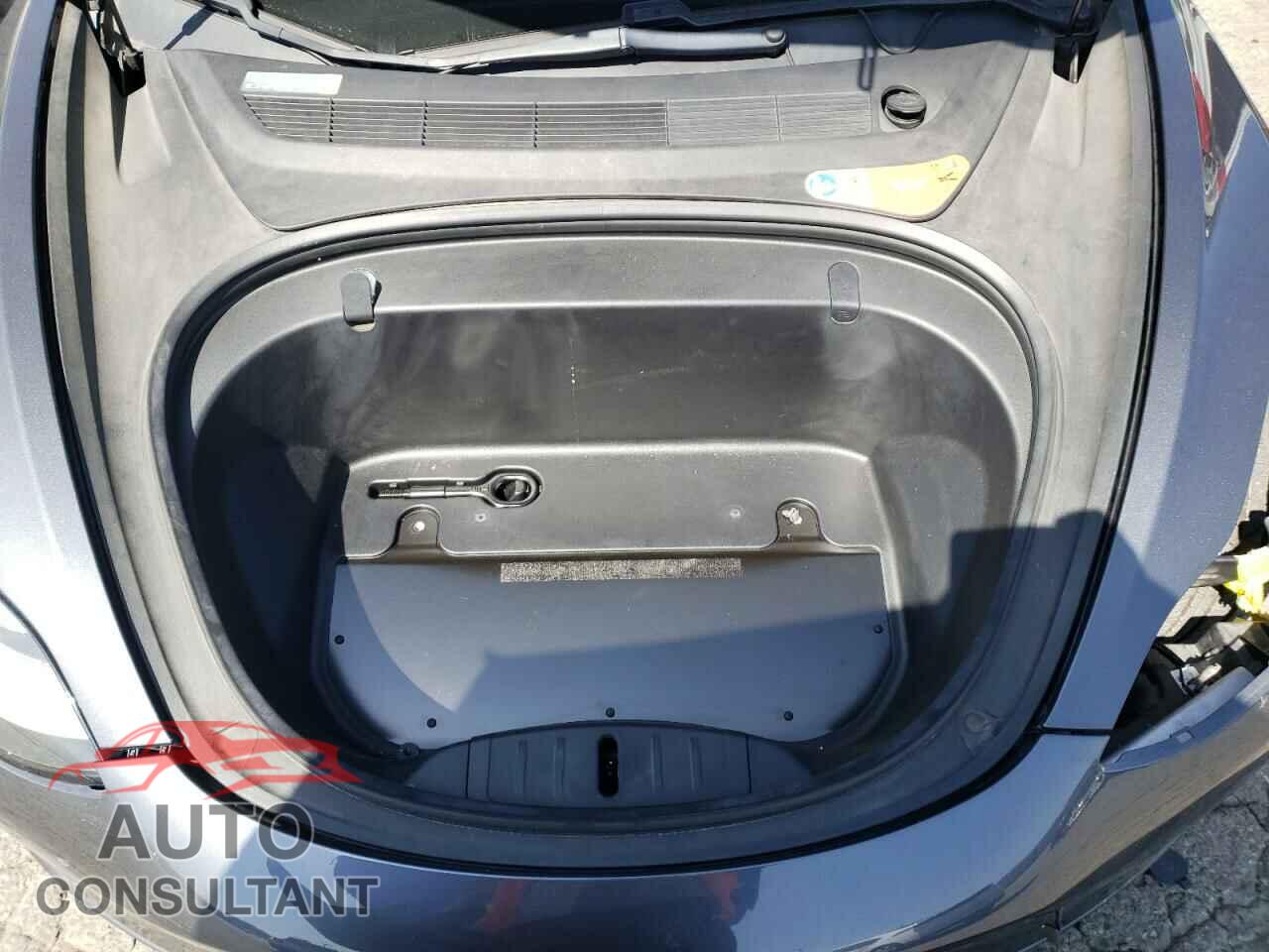 TESLA MODEL 3 2017 - 5YJ3E1EA4HF001736