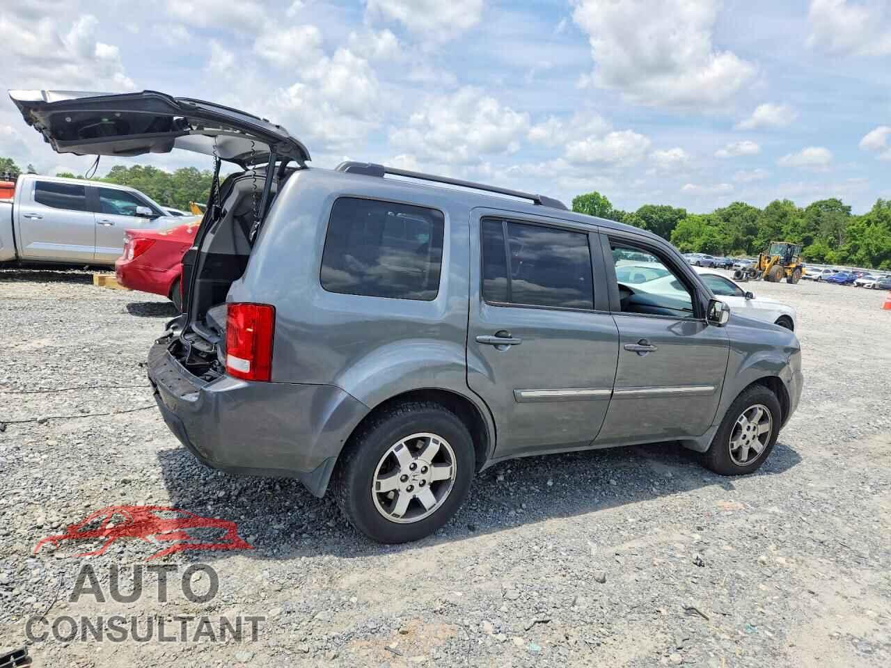 HONDA PILOT 2011 - 5FNYF4H9XBB048900