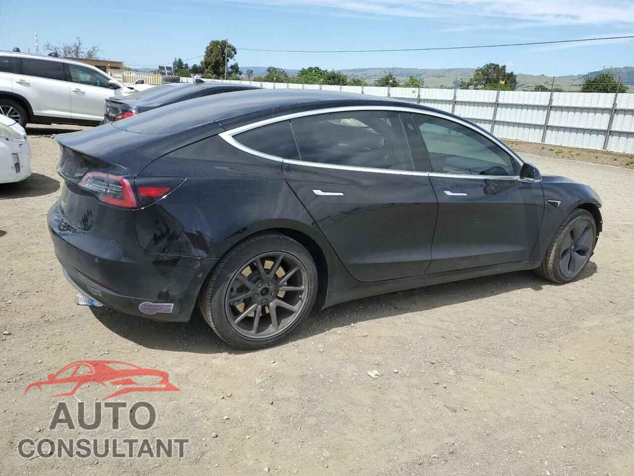 TESLA MODEL 3 2018 - 5YJ3E1EA8JF152097