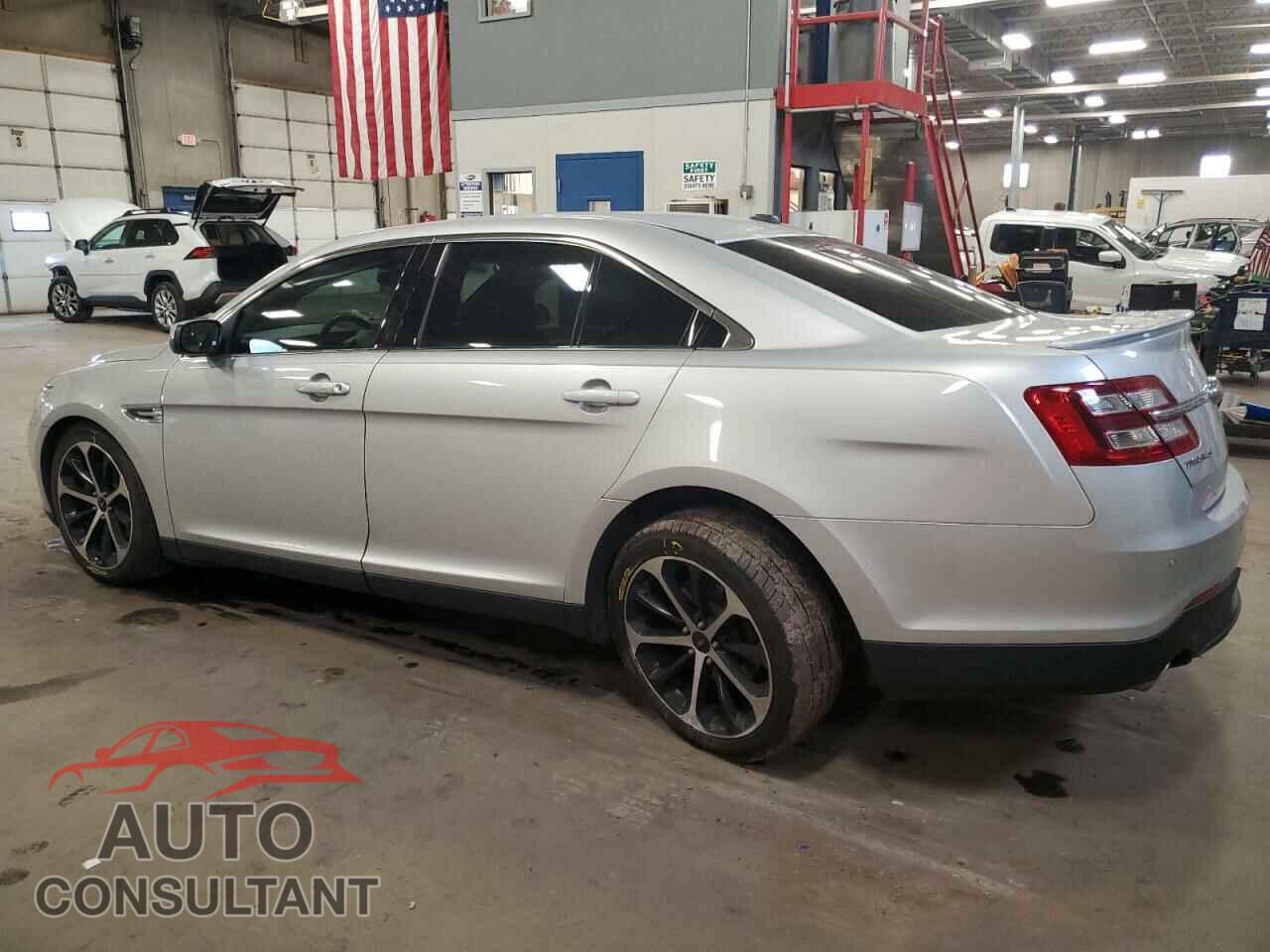 FORD TAURUS 2015 - 1FAHP2E85FG177576