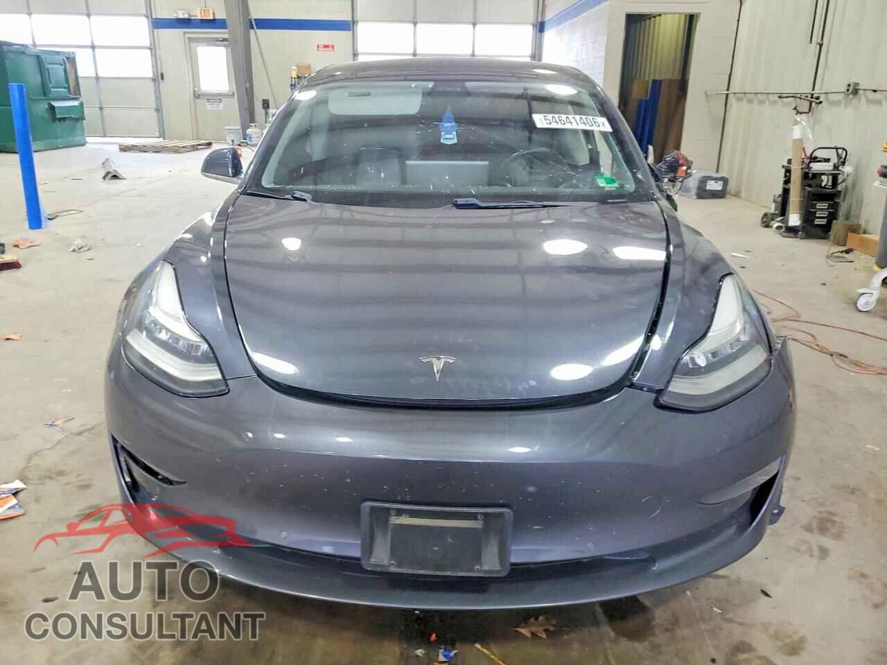 TESLA MODEL 3 2018 - 5YJ3E1EB6JF121178