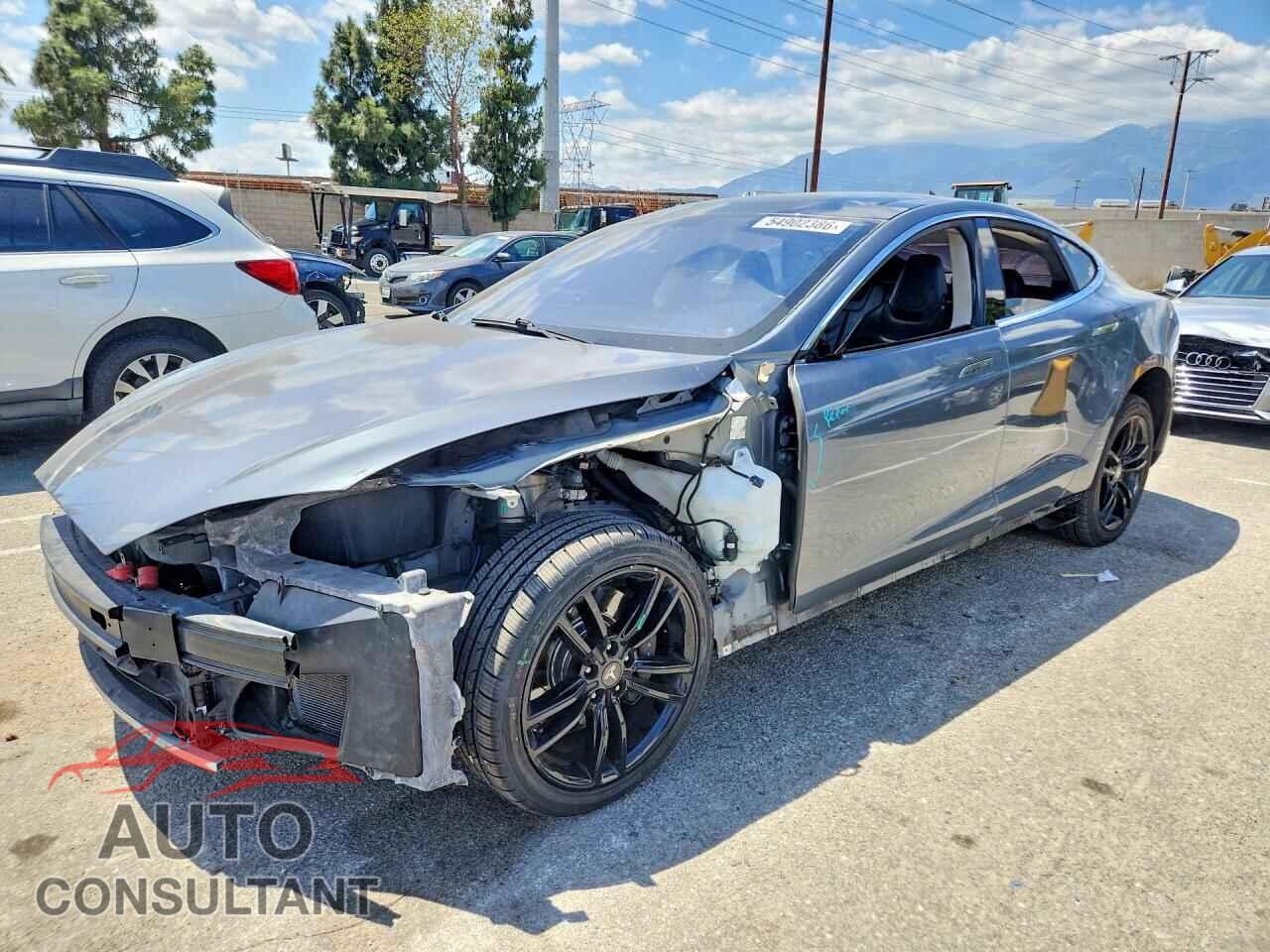 TESLA MODEL S 2013 - 5YJSA1CN2DFP08552