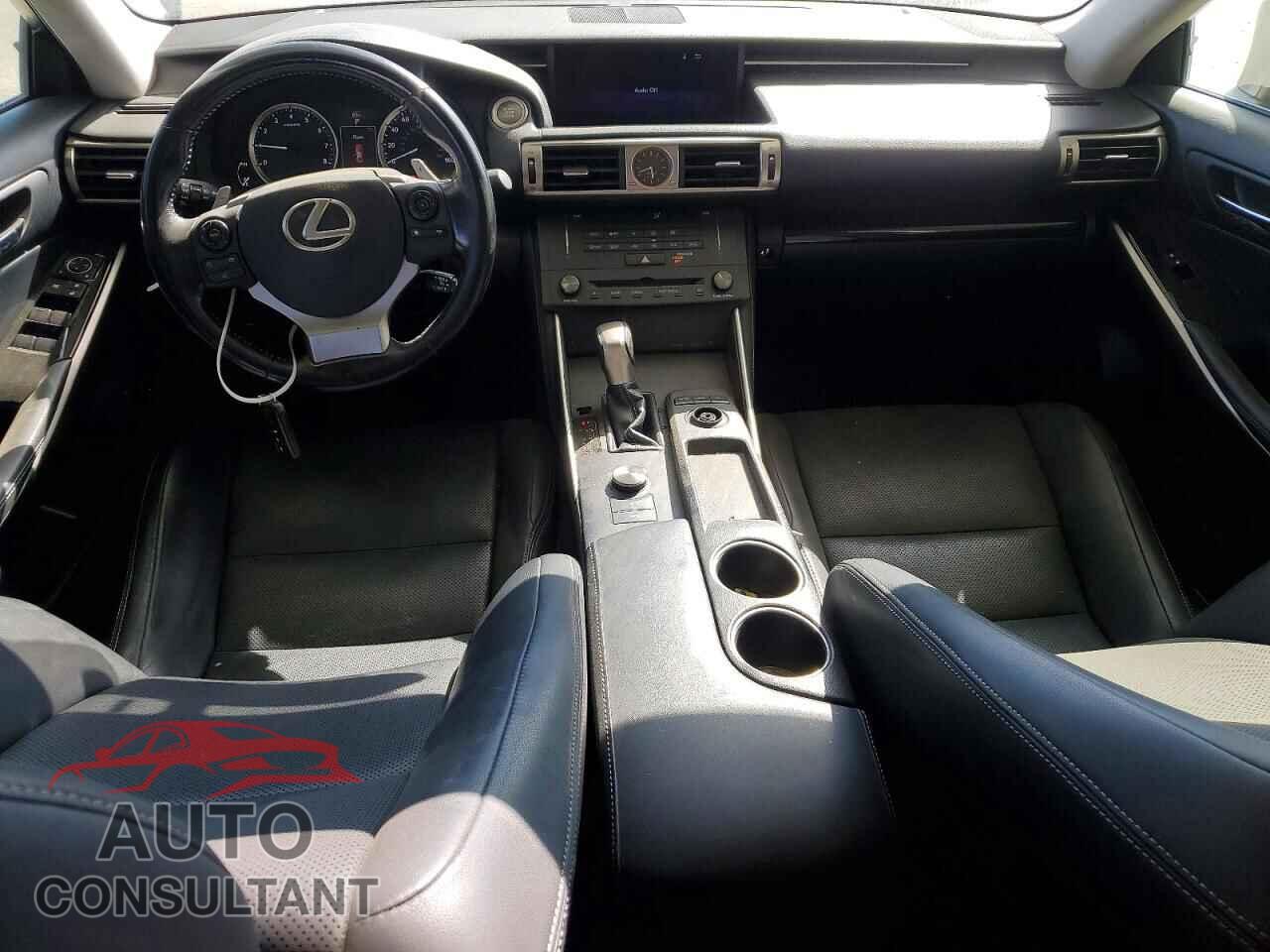 LEXUS IS 2016 - JTHBA1D23G5023775