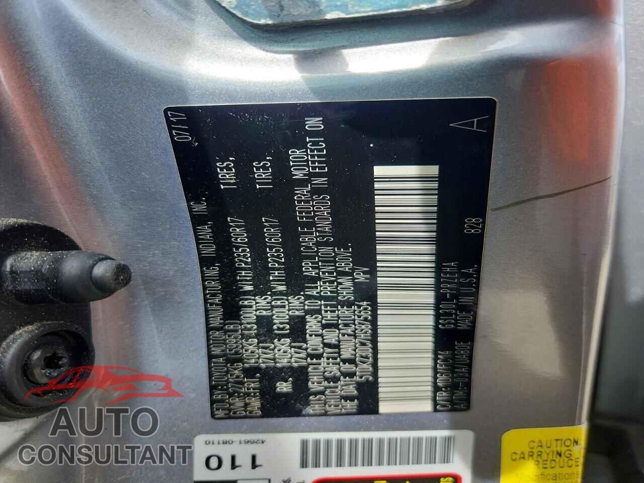 TOYOTA SIENNA 2017 - 5TDKZ3DC7HS875654