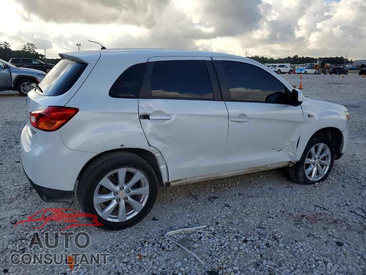 MITSUBISHI OUTLANDER 2013 - 4A4AP3AUXDE013830