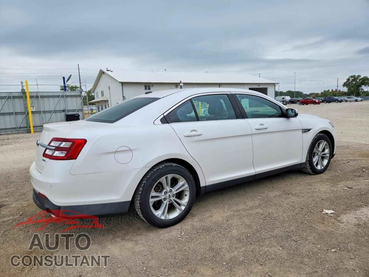 FORD TAURUS 2013 - 1FAHP2E82DG211504