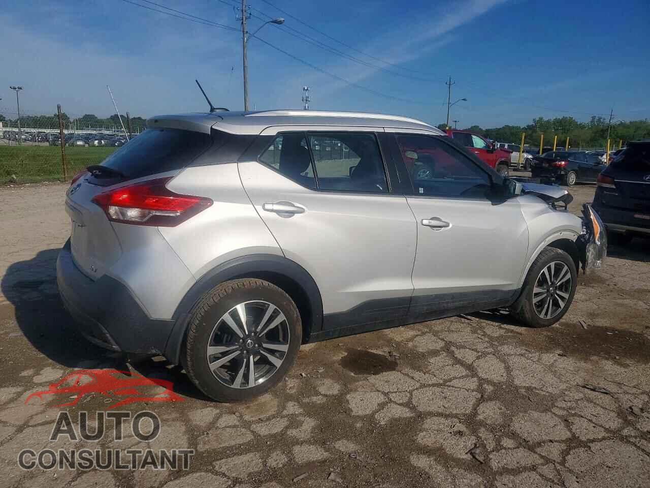NISSAN KICKS 2019 - 3N1CP5CU3KL550175