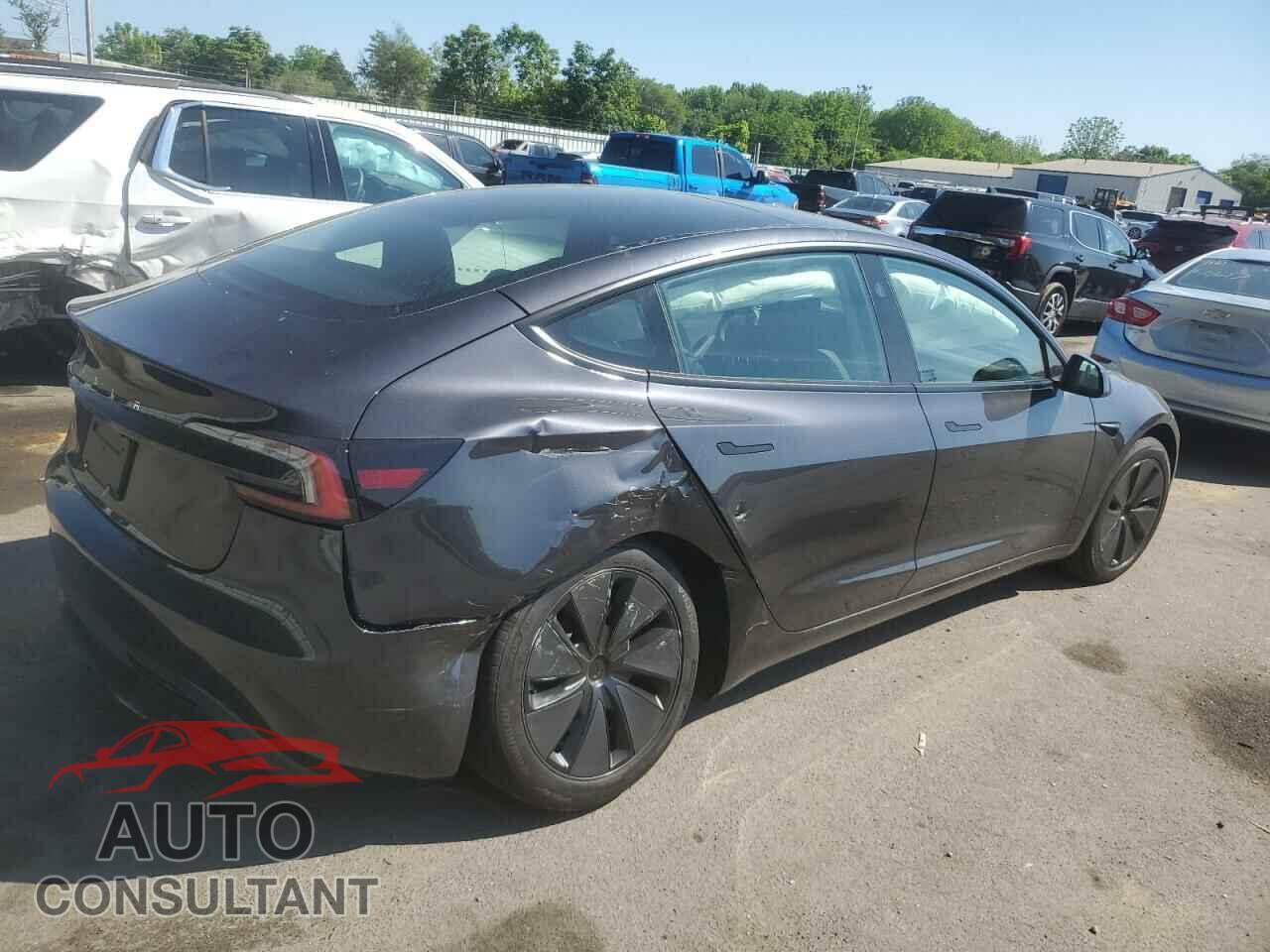 TESLA MODEL 3 2024 - 5YJ3E1EA4RF736489