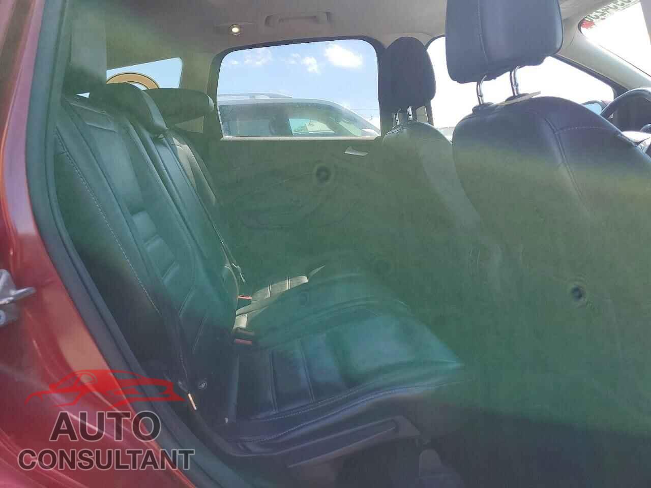 FORD ESCAPE 2017 - 1FMCU9J99HUC00989