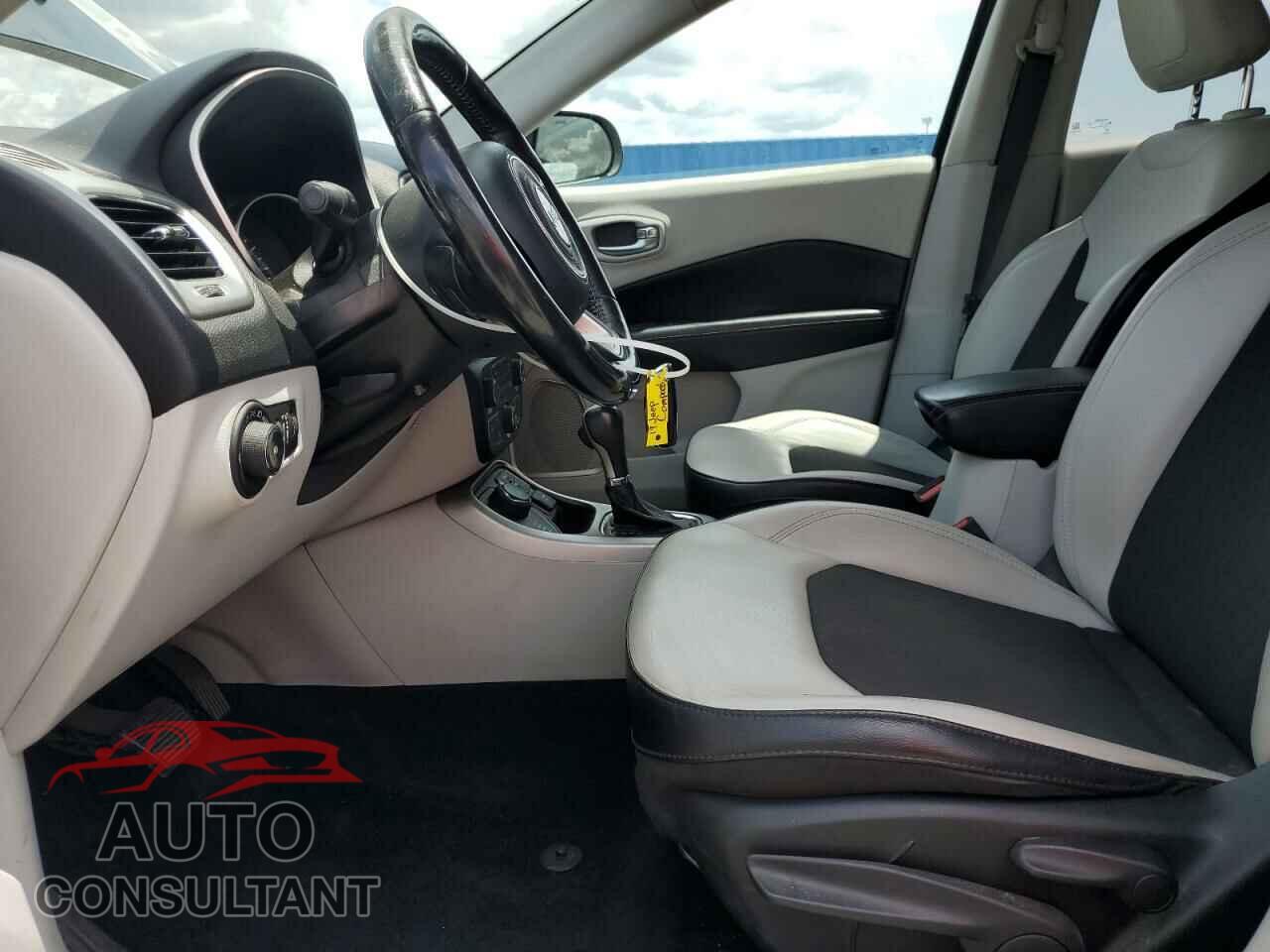 JEEP COMPASS 2019 - 3C4NJDBB0KT790625