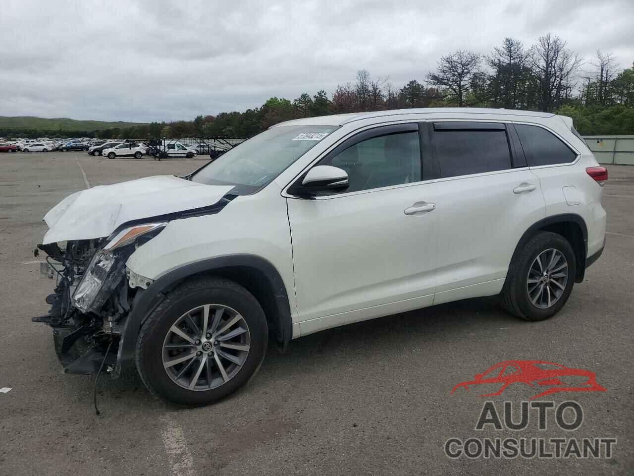 TOYOTA HIGHLANDER 2018 - 5TDJZRFH2JS911201
