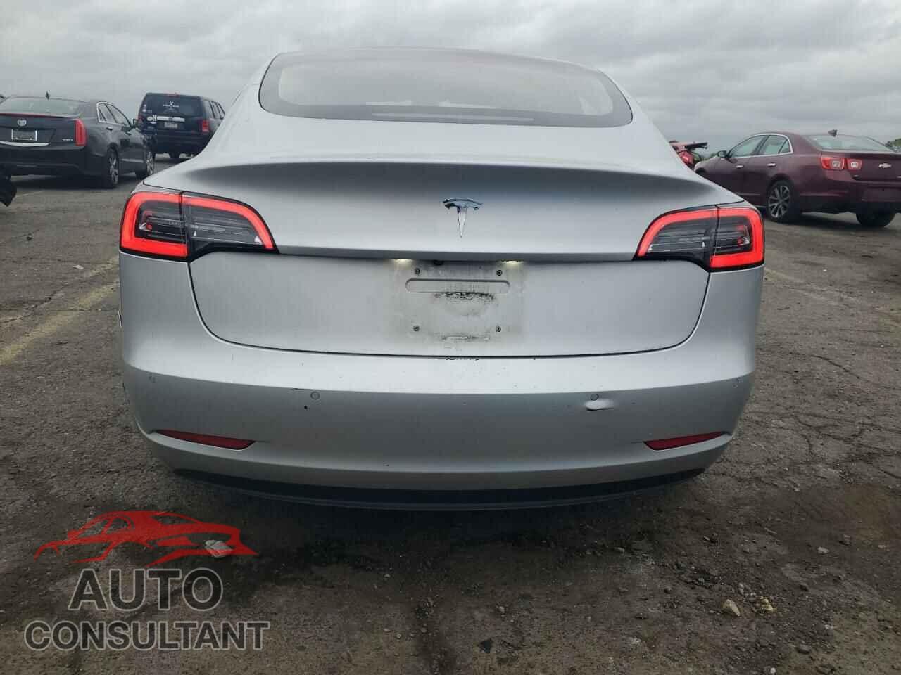 TESLA MODEL 3 2018 - 5YJ3E1EA3JF038024