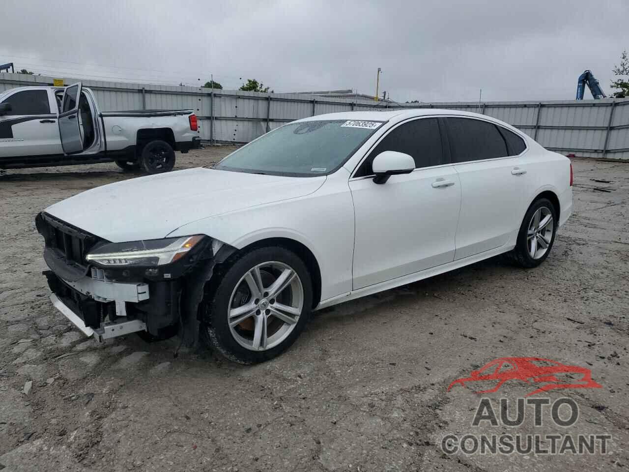 VOLVO S90 2019 - LVY102AK3KP083653