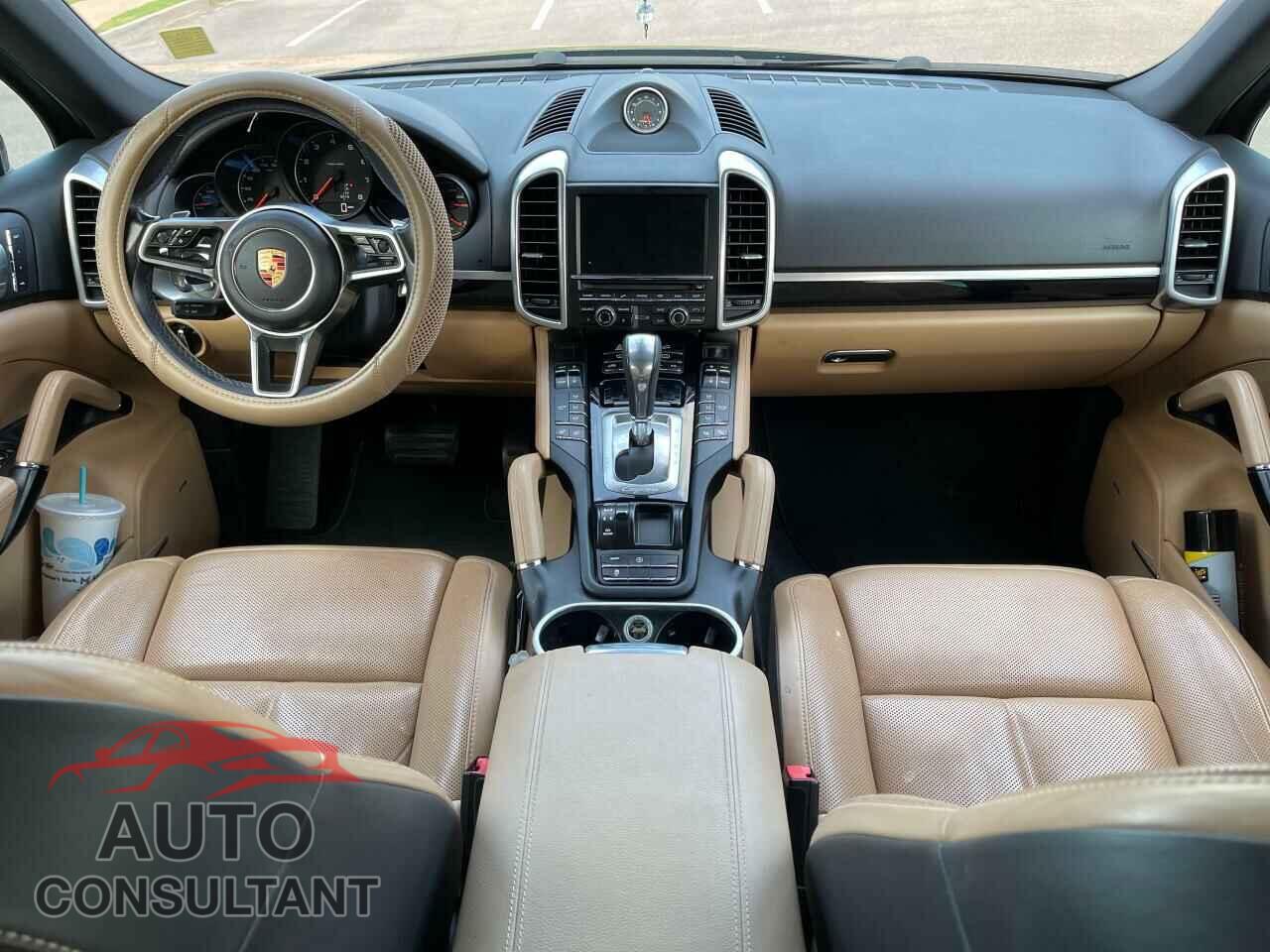 PORSCHE CAYENNE 2016 - WP1AA2A28GKA36464