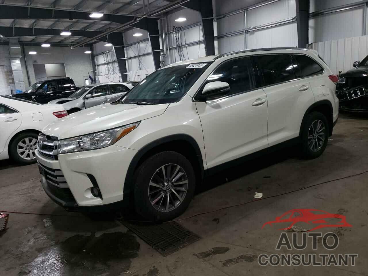 TOYOTA HIGHLANDER 2019 - 5TDJZRFH3KS606064