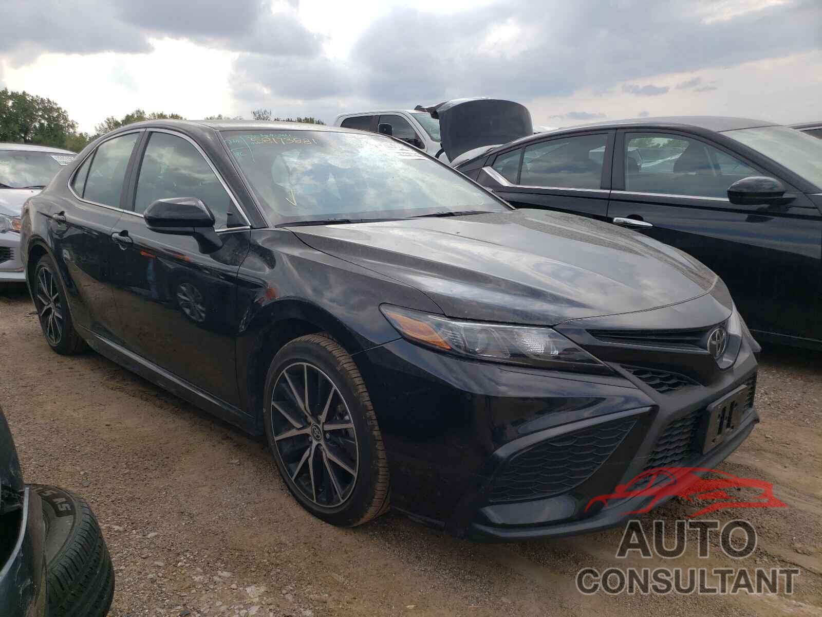 TOYOTA CAMRY 2021 - 4T1G11AK8MU436882