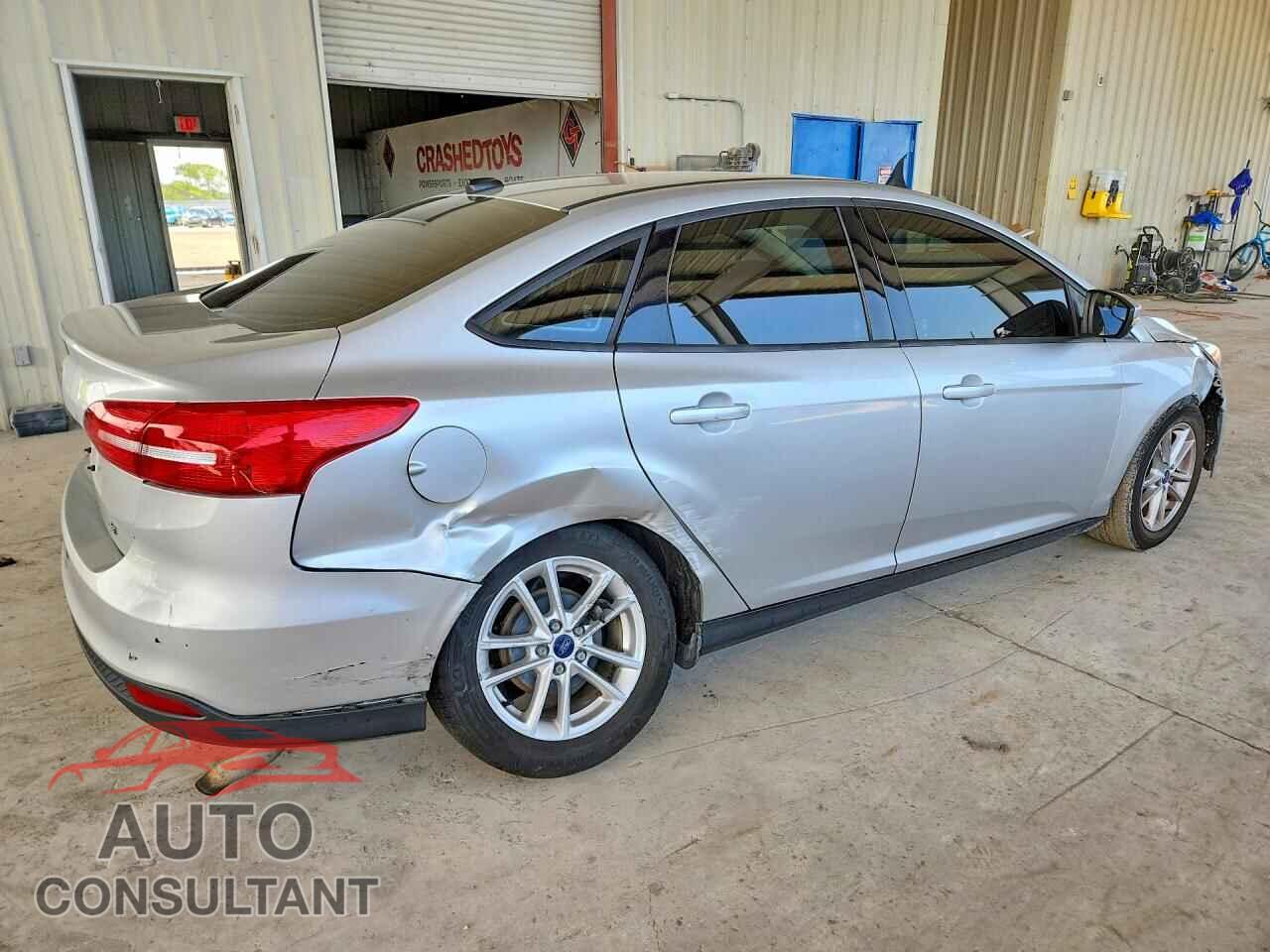 FORD FOCUS 2015 - 1FADP3F27FL237847