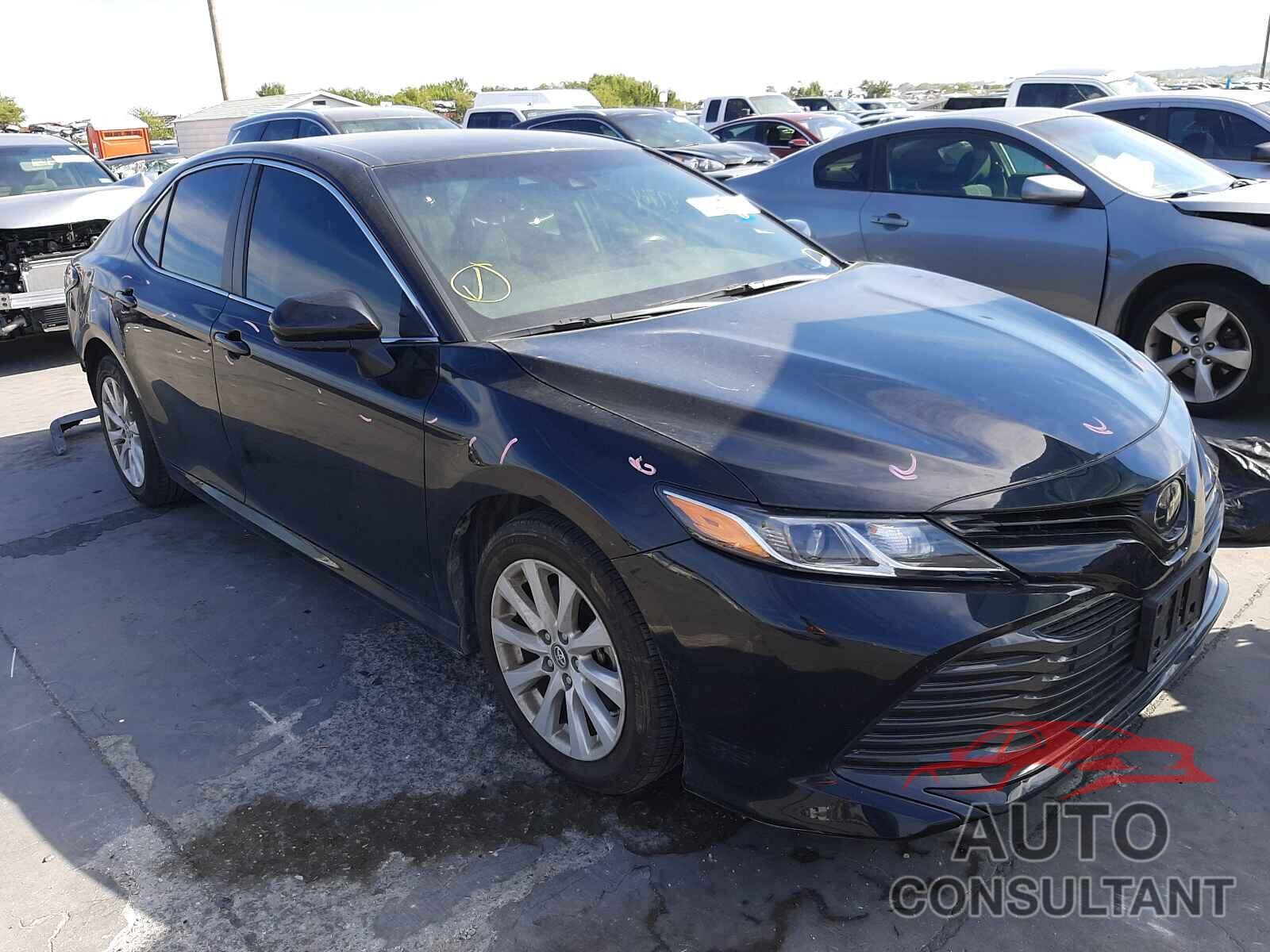 TOYOTA CAMRY 2018 - 4T1B11HK6JU584122