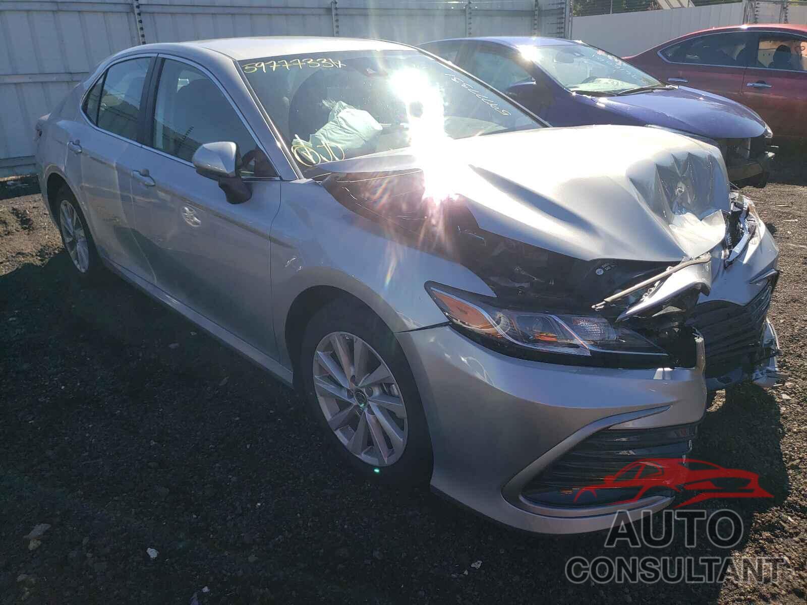 TOYOTA CAMRY 2021 - 4T1C11BK8MU035197